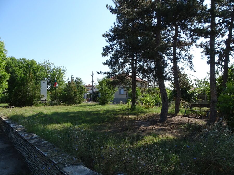 Паметник на загиналите във войните - с.Узунджово