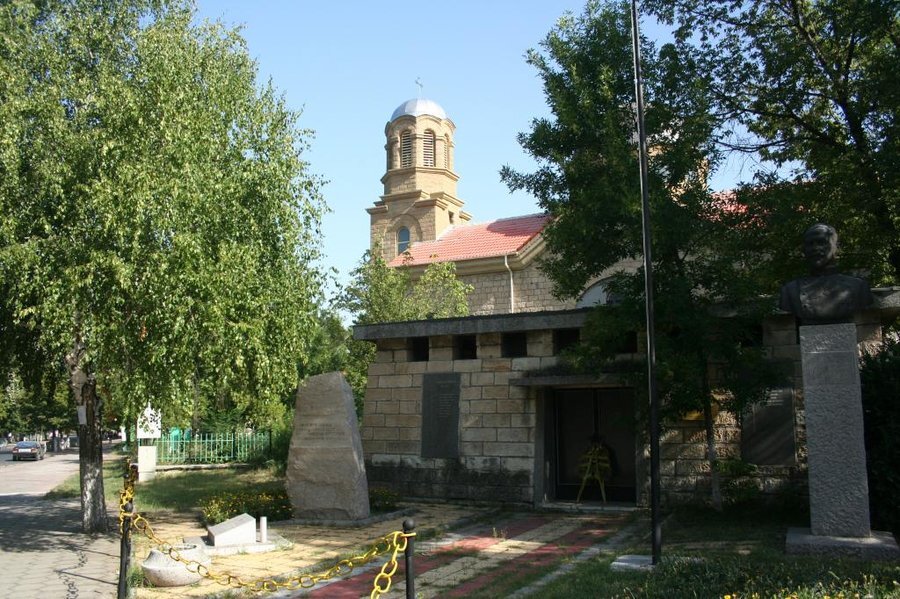 Църквата "Св. Цар Борис" - Момчилград