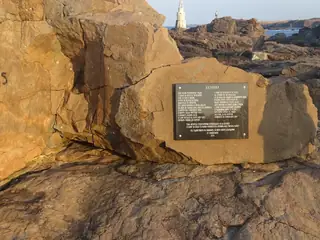 Паметна плоча със стих "Ахтопол" - Ахтопол