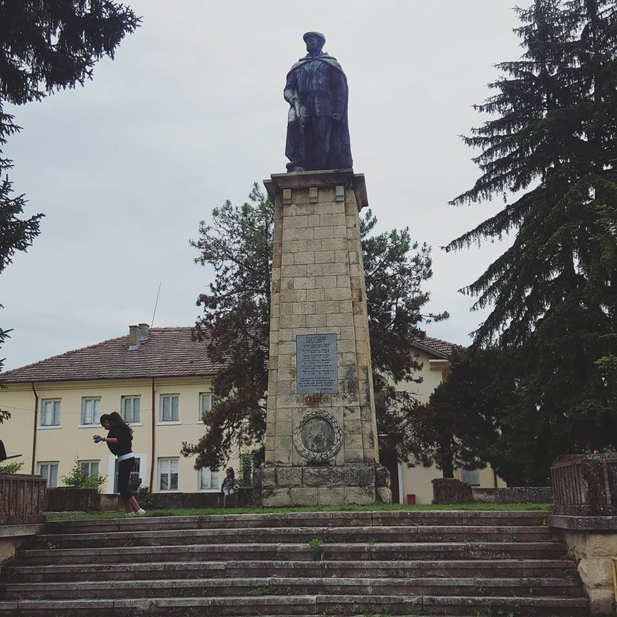 Паметник - с.Чавдарци