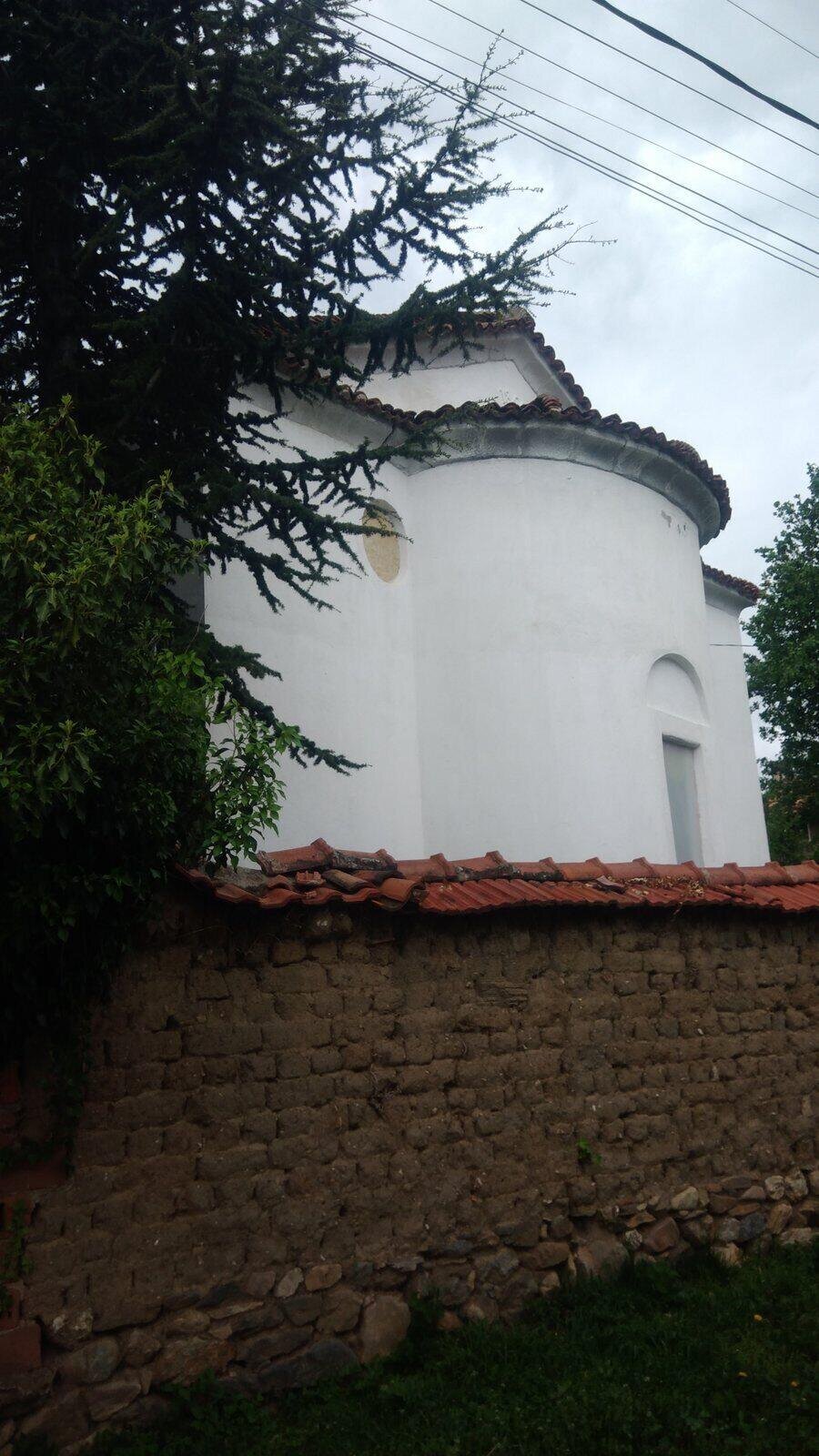 Храм "Свети Архангел Михаил" - Крън — снимка