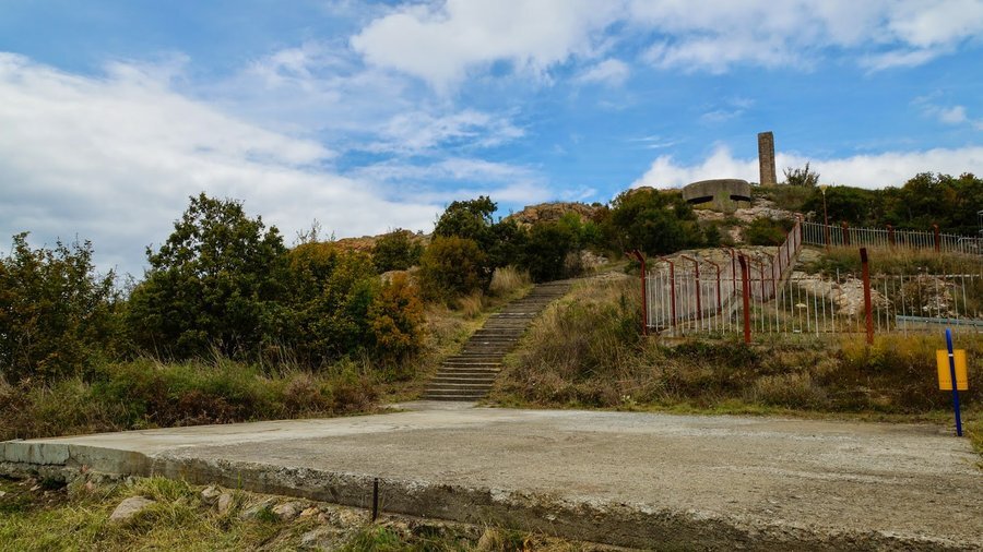 Връх Шейновец - Мезек