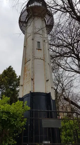 Входен фар от вълнолома на Варненското пристанище