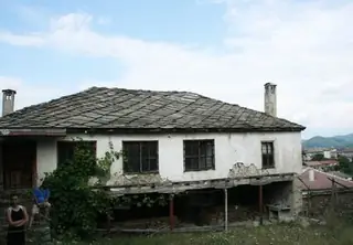 Хаджикадировата къща - Жълтуша