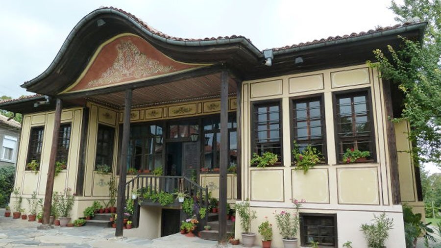 Художествена галерия "Никола Манев" - Чирпан