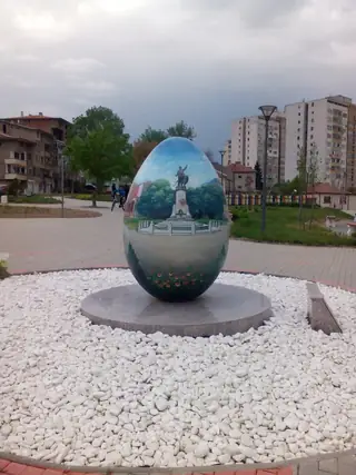 Яйцето на историята - Карлово