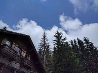 Хижа "Червената шапчица"