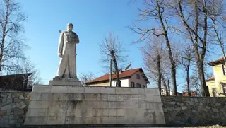 Паметник на загинали в борбата за Народна свобода - Ракитово