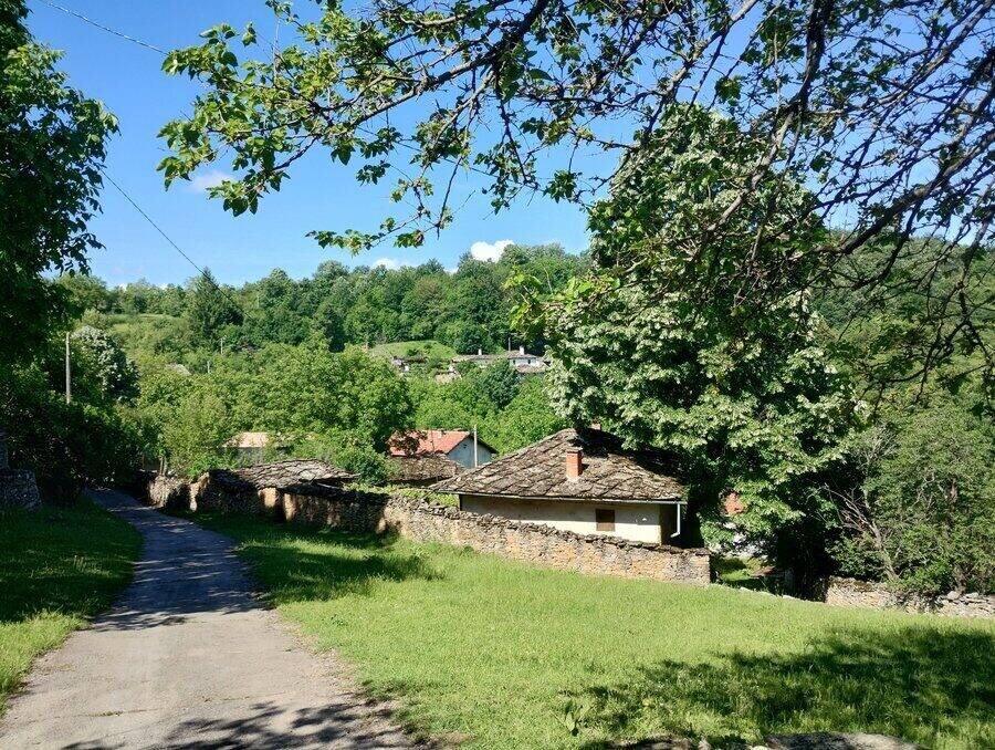 Каменното село Иглика