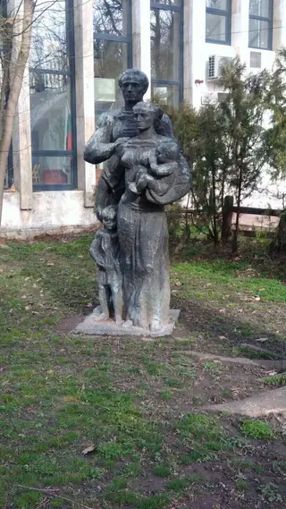 Скулптура на семейство - Пловдив