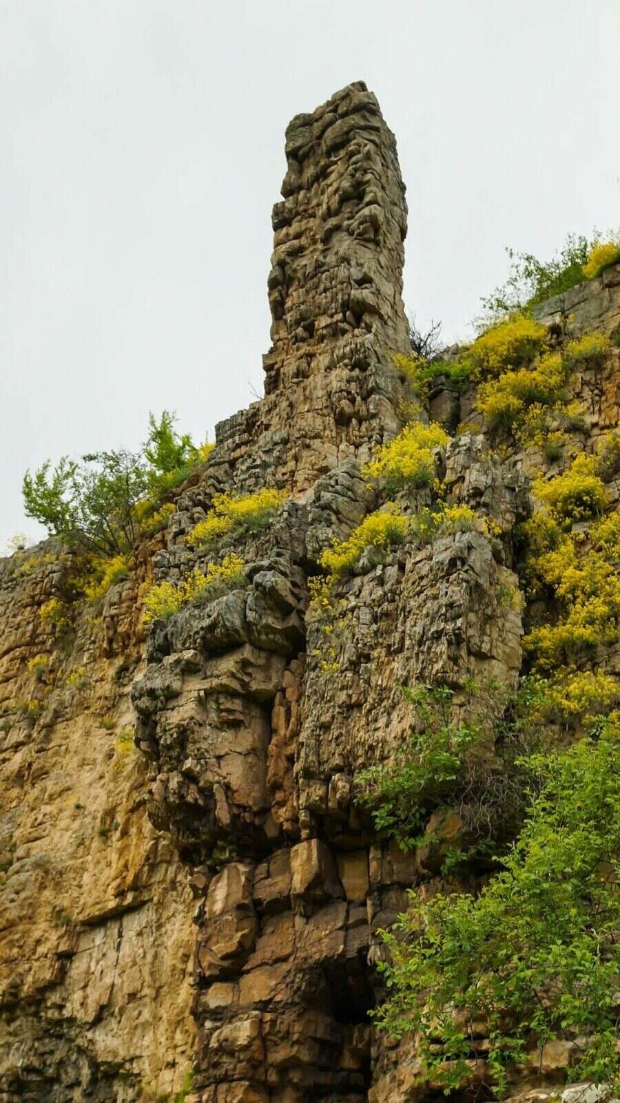 Скално образование "Камината" - Бов