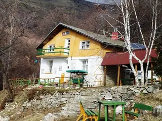 Хижа "Равнец"