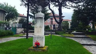 Паметник на Никола Ценов - Клисура