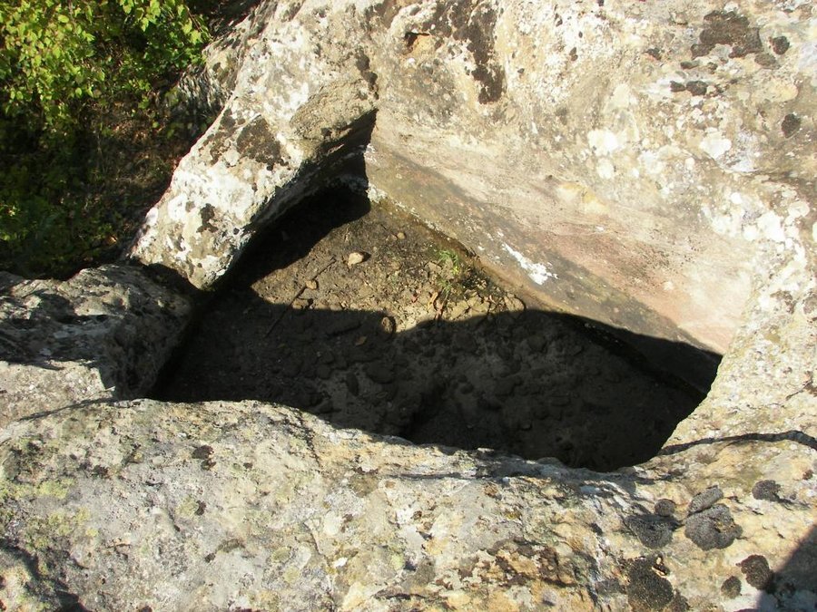 Гробницата при с. Рогач