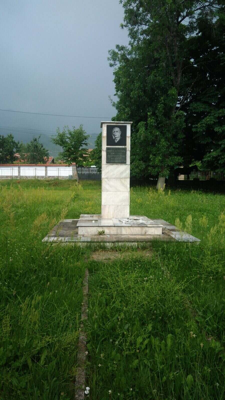 Паметник на Марко Чернев - с.Тъжа