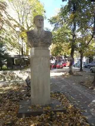 Паметник на Иван Изатовски (Вачо) - Берковица