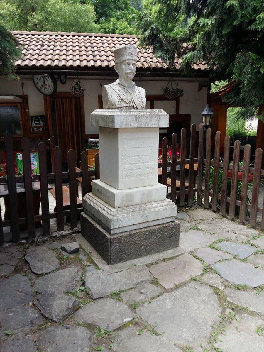 Паметник на капитан Петко Войвода - Широка лъка