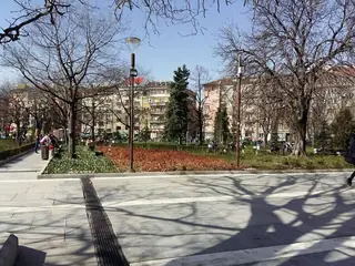 Градинка пред Националния дворец на културата - София