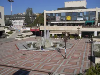 Фонтаните на Площад "Георги Измирлиев" - Благоевград