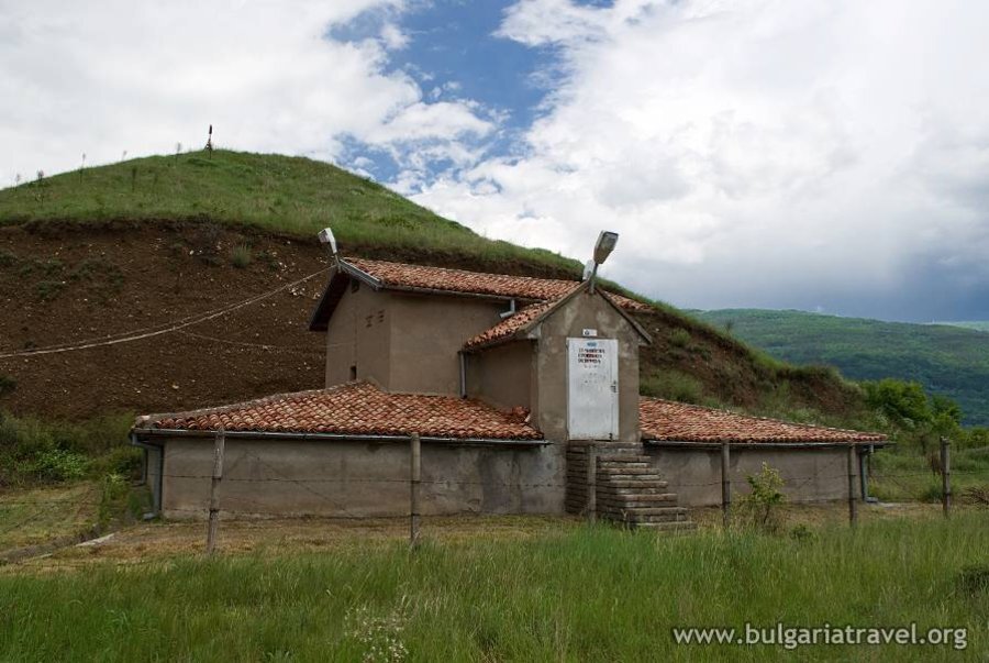 Гробницата в могилата Оструша – Шипка