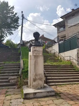 Бюст-паметник на Вела Благоева - Велико Търново