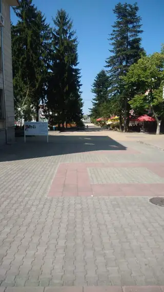 Площад "Летец-космонавт Александър Александров" - Омуртаг