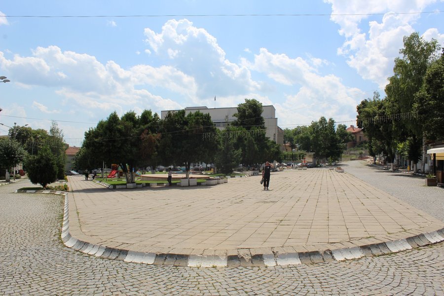 Централен площад "Свобода" - Радомир