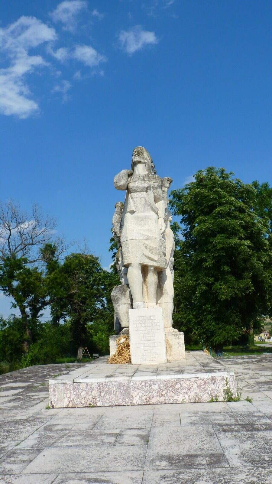Паметник на загиналите в Отечествената война - с. Гита