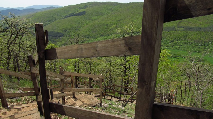 Екопътека "Поглед към девет планини" - Сирищник