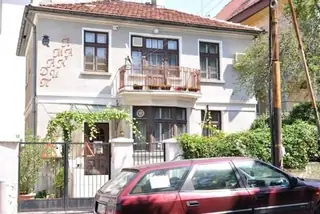 Жилищна сграда, в която е живяла Илка Попова - София