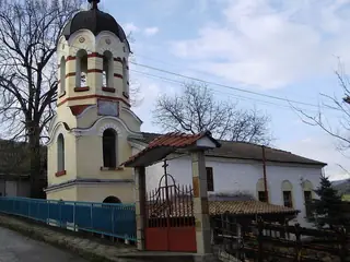 Храм "Св. Богородица" - с.Писаница