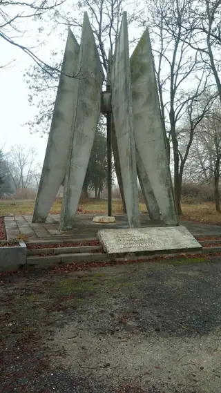 Паметник на седемте руски войни - Баня
