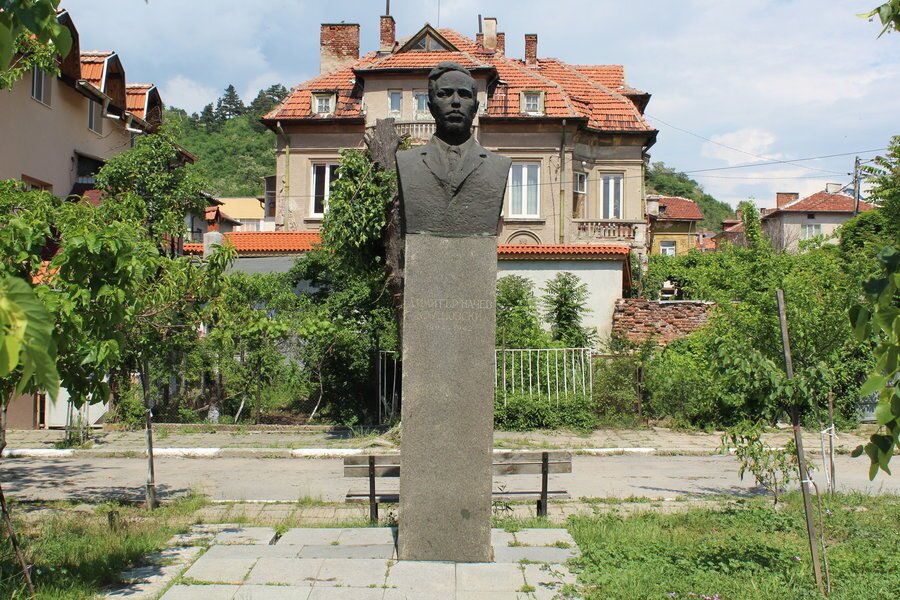 Паметник на Димитър Крушовски - Дупница