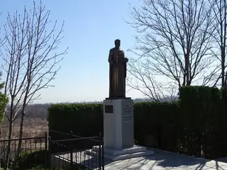 Паметник на цар Симеон Велики - с. Иваняне