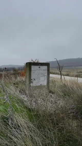 Паметник на Септемврийци - с.Славовица