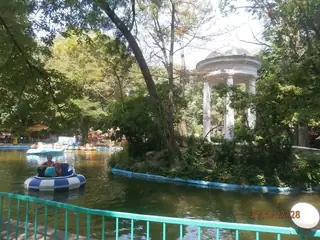 Езеро в Mорската градина - Варна