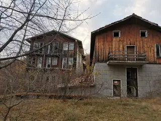 Изоставената хижа "Червена гвардия"