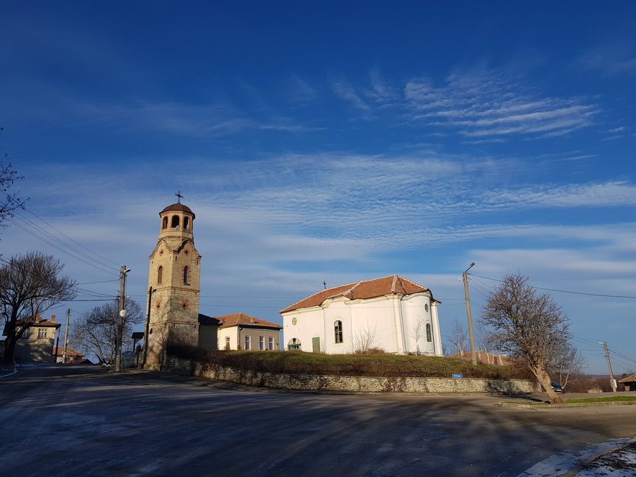 Църква "Свети пророк Илия" - с.Момин сбор