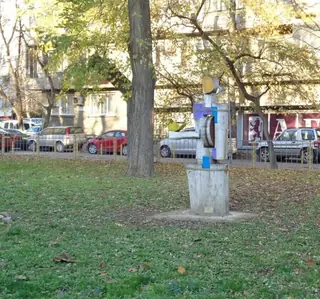 Композиция дърво - Варна