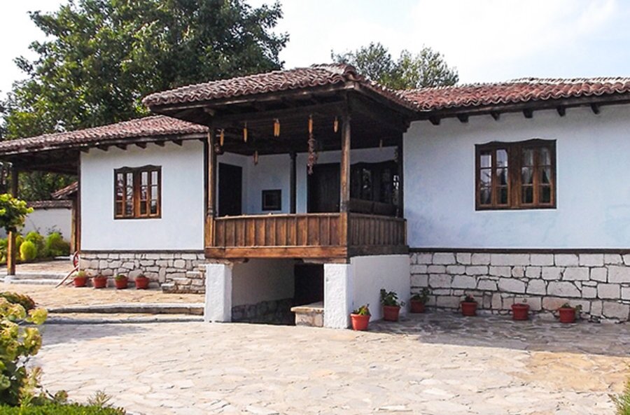 Добруджанска къща с етнографска експозиция - Алфатар