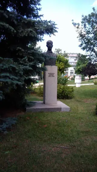 Паметник на Данаил Дечев - Разград