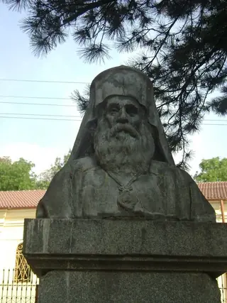 Паметник на митрополит Симеон - Шумен