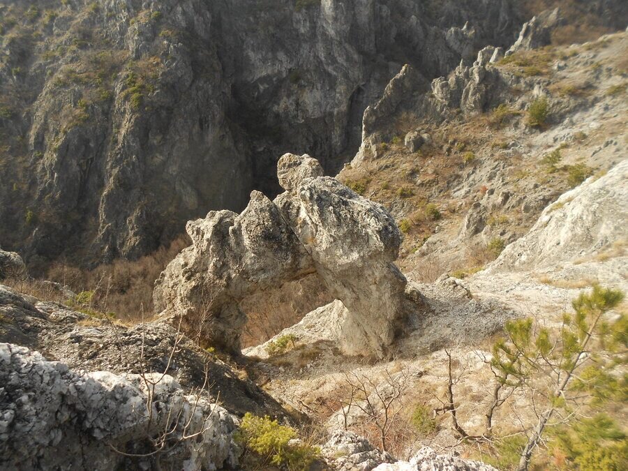 Халката над с. Ясеново