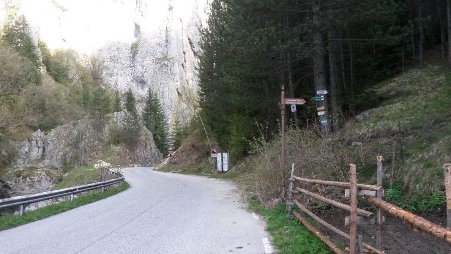 Маршрут пещера "Дяволско гърло – с. Триград"