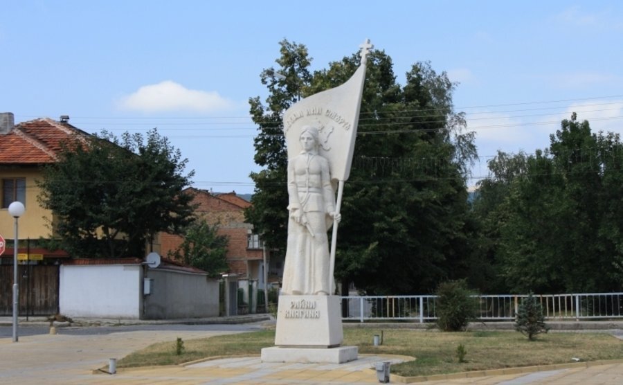 Паметник на Райна Княгиня - Панагюрище