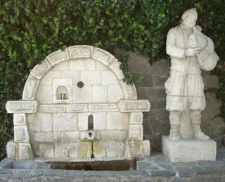 Чешма "Гайдарят" - Широка лъка