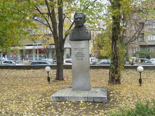 Паметник на ген. майор. проф. Иван Копчев - София