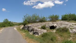 Скална гробница - Морянци