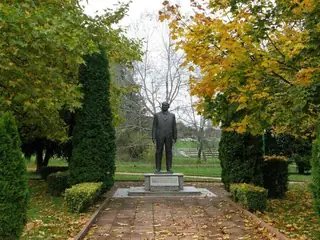 Паметник на Тодор Живков - Правец