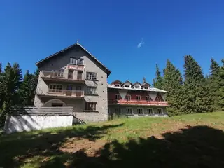 Хижа "Момина вода"